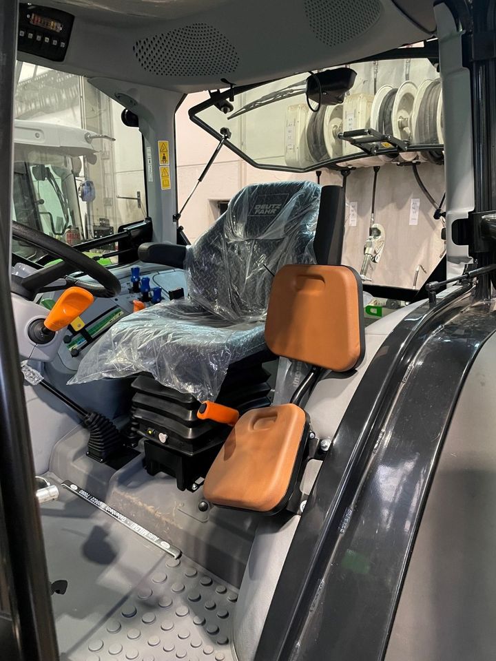 Deutz-Fahr Universalablage für Agroplus und 5D in schwarz