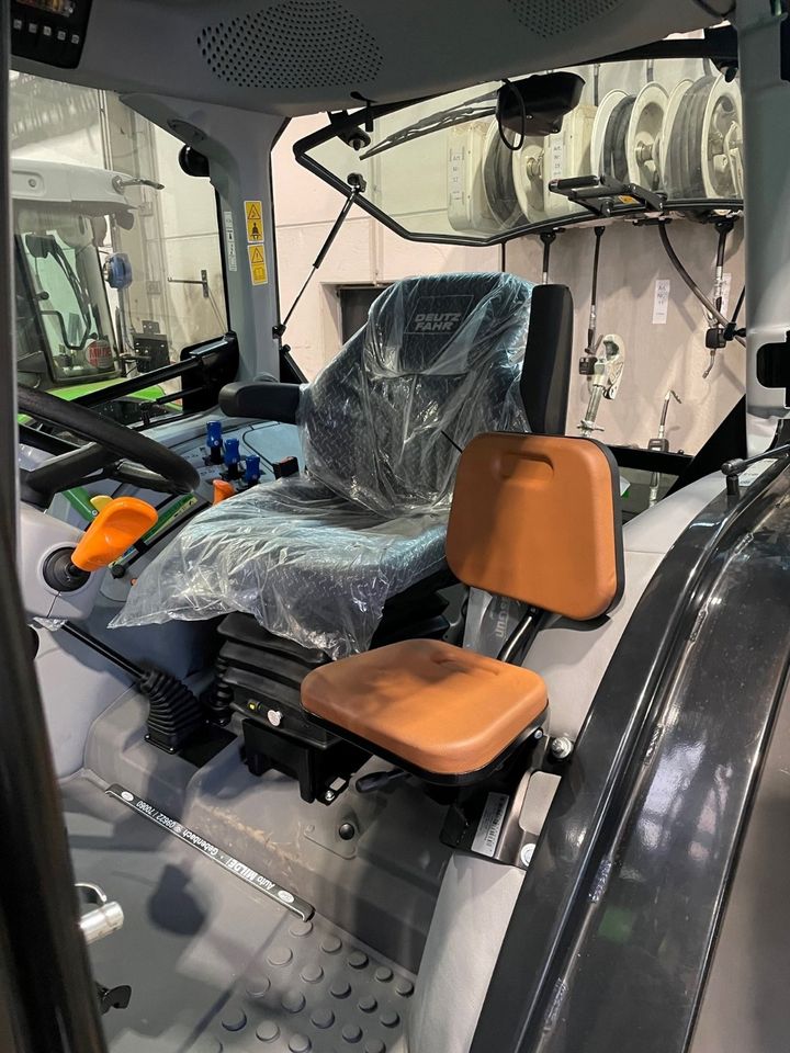 Deutz-Fahr Universalablage für Agroplus und 5D in schwarz